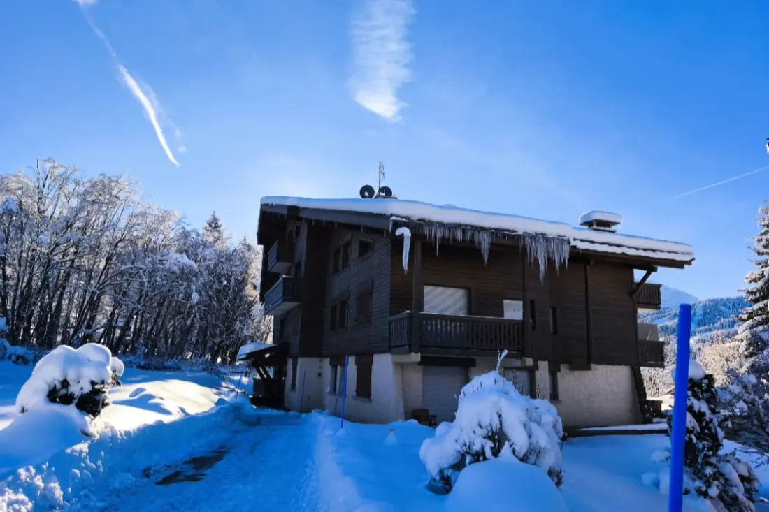 Appartement Cosy Avec Piscine, Ski à Proximité