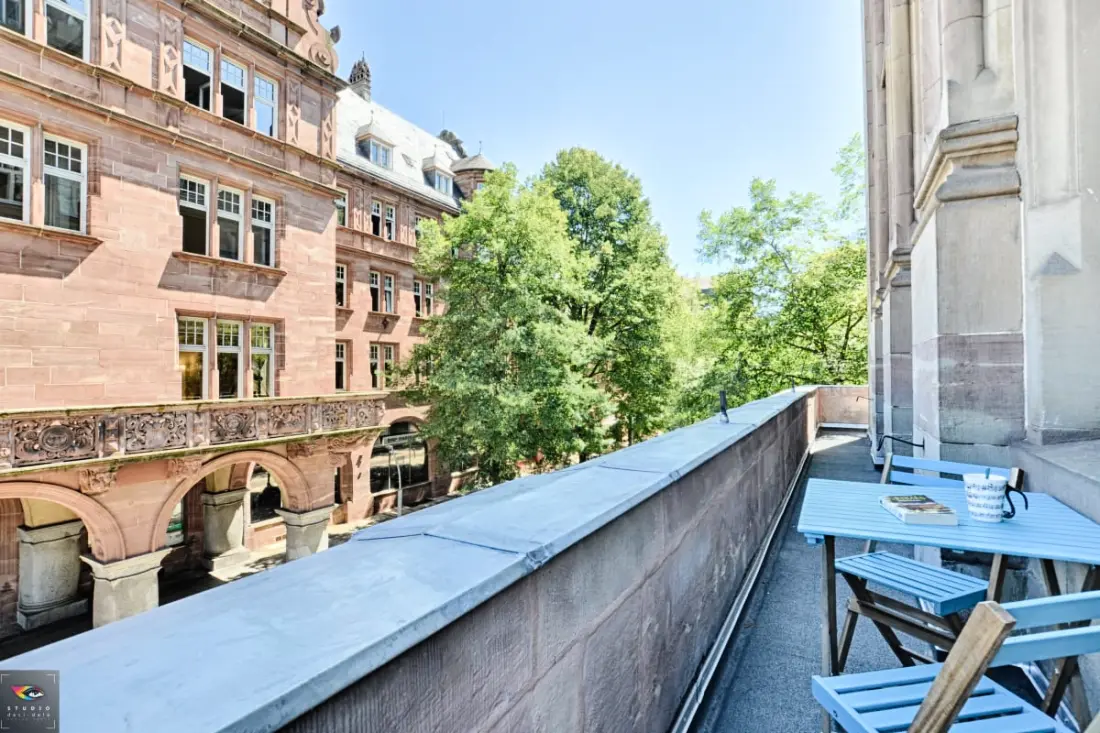 La Pépite Place Mondon Pour Voir Le Pape Du Balcon