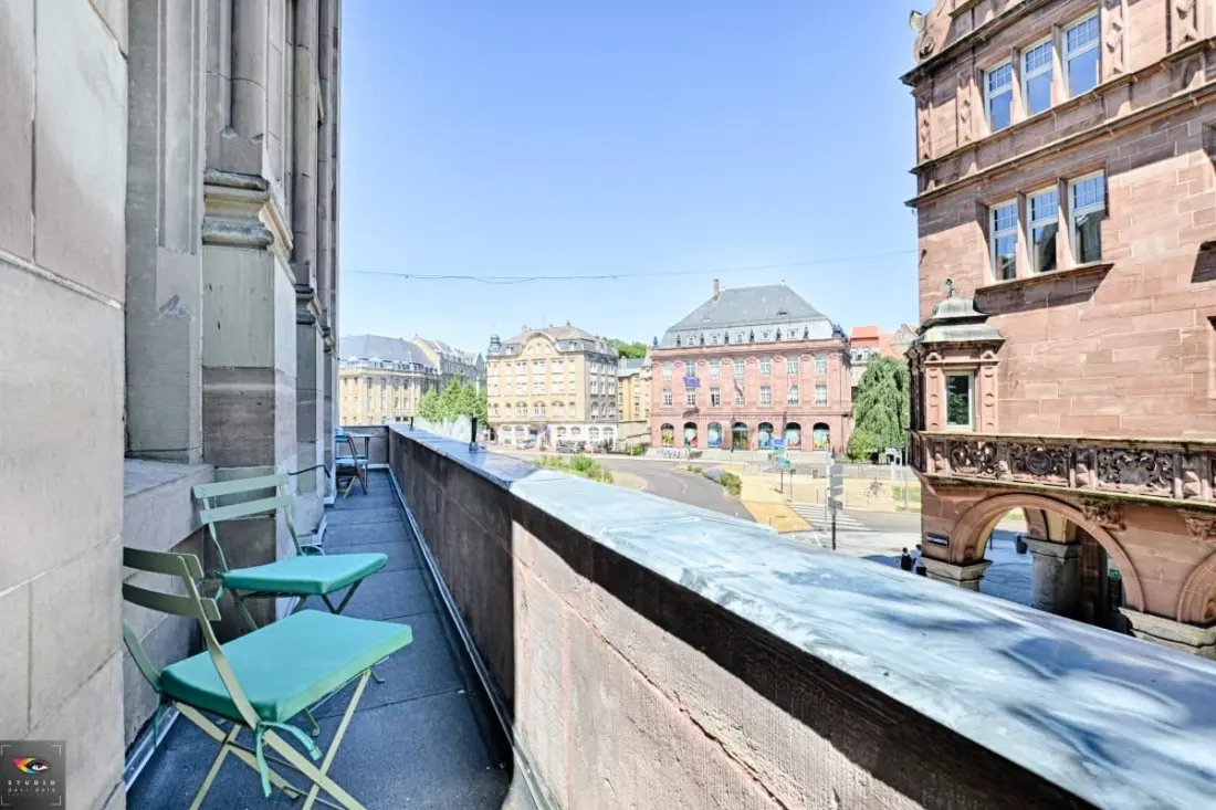 La Pépite Place Mondon Pour Voir Le Pape Du Balcon