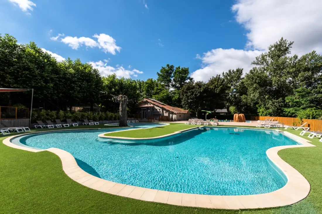 Camping maeva Escapades Millau Plage 4 étoiles★★★★