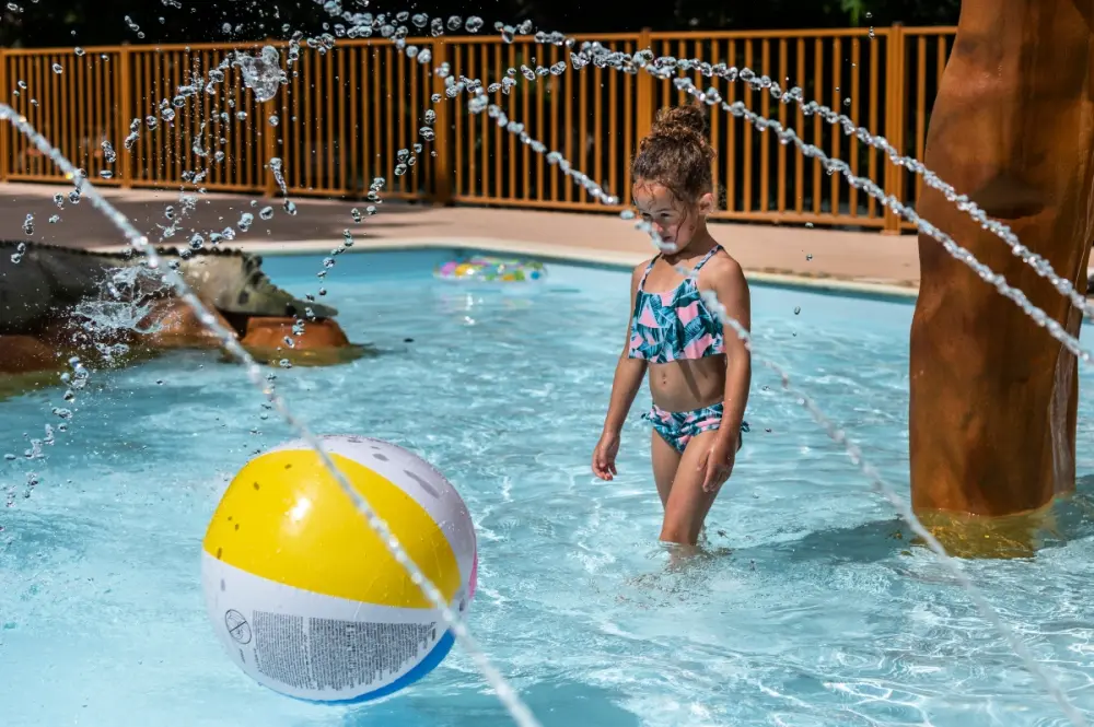 Camping maeva Escapades Millau Plage 4 étoiles★★★★