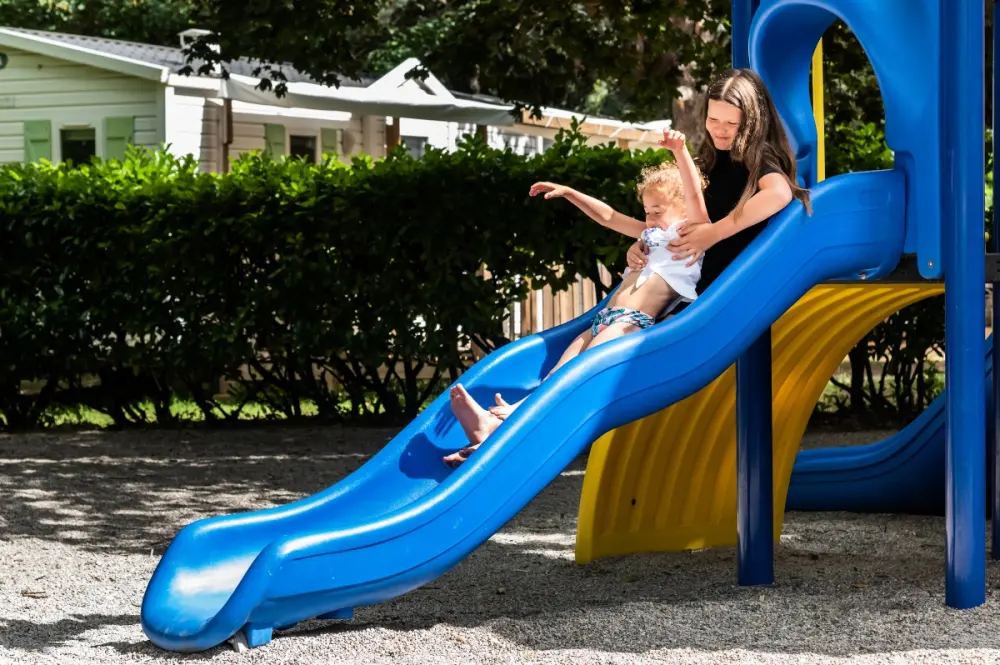 Camping maeva Escapades Millau Plage 4 étoiles★★★★
