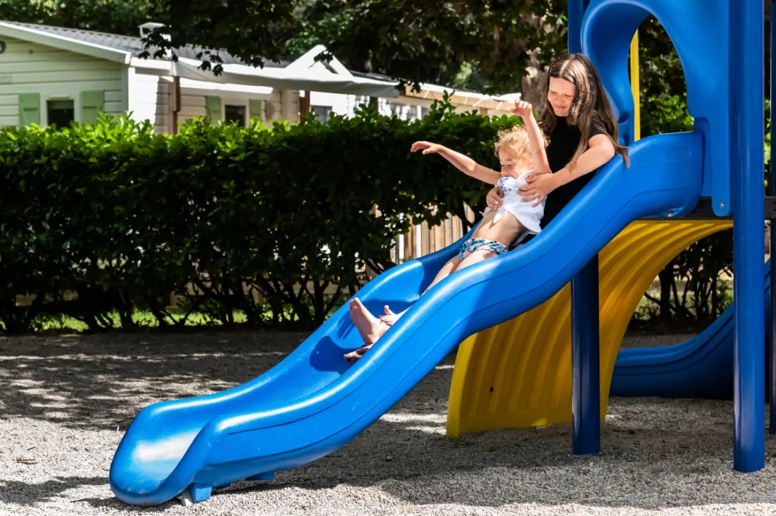 Camping maeva Escapades Millau Plage 4 étoiles★★★★
