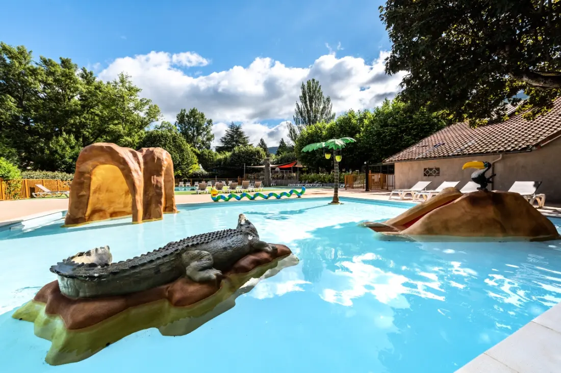 Camping maeva Escapades Millau Plage 4 étoiles★★★★
