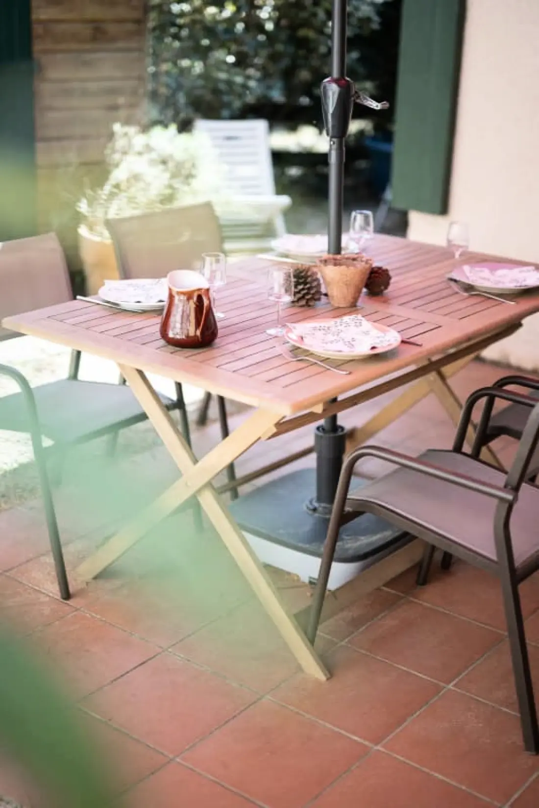 Maison Avec Petit Jardin Et Piscine Partagée