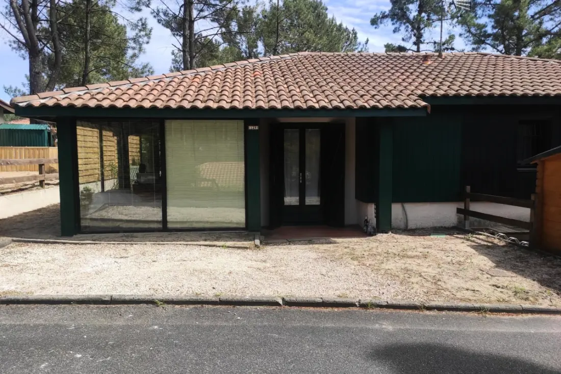 Maison Avec Petit Jardin Et Piscine Partagée