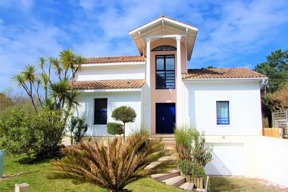 Belle Maison Avec Piscine Et Jardin Près Océan