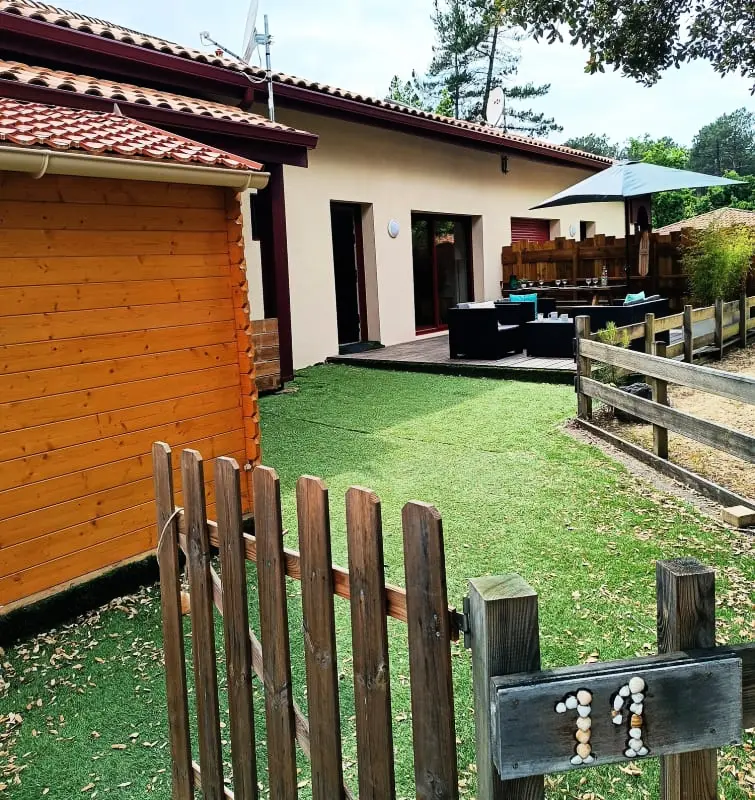 Maisonnette Duplex Avec Terrasse Proche Océan.