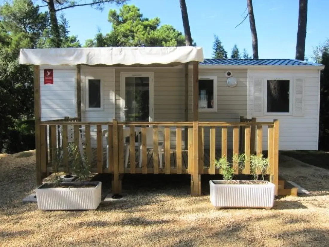 Camping La Pinède en Provence 3 étoiles★★★