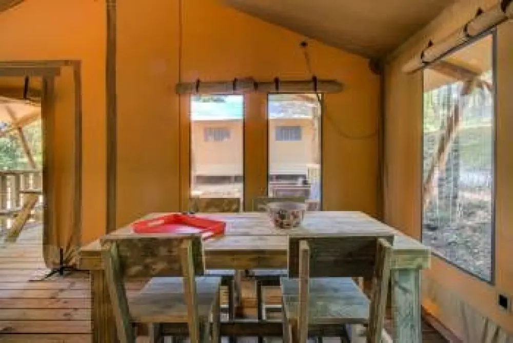 Camping La Pinède en Provence 3 étoiles★★★