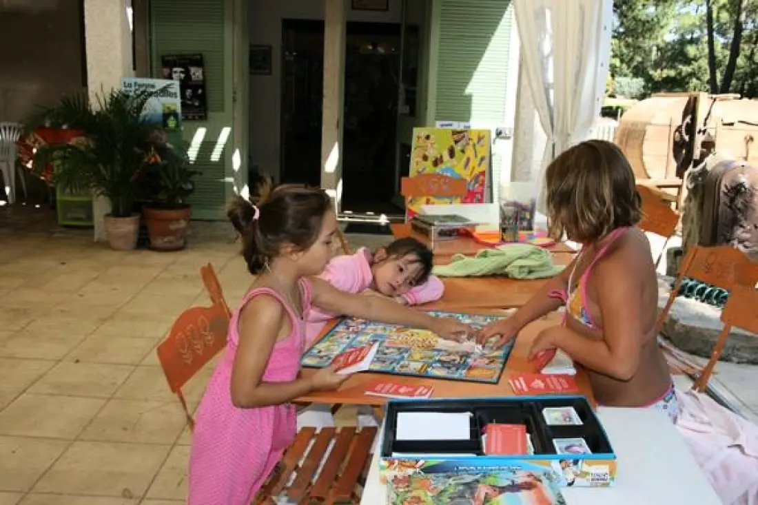 Camping La Pinède en Provence 3 étoiles★★★