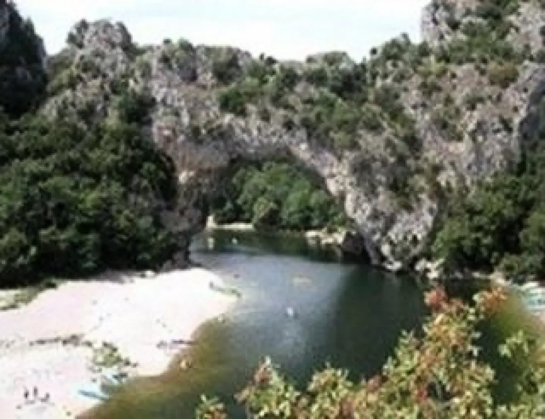 Camping La Pinède en Provence 3 étoiles★★★