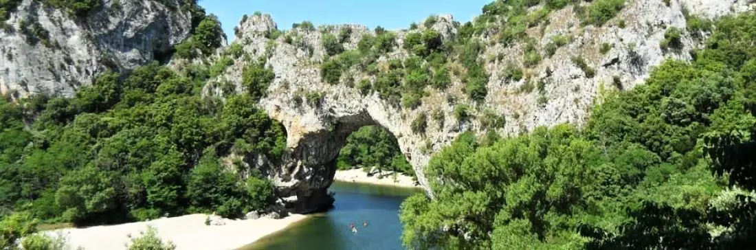 Camping La Pinède en Provence 3 étoiles★★★