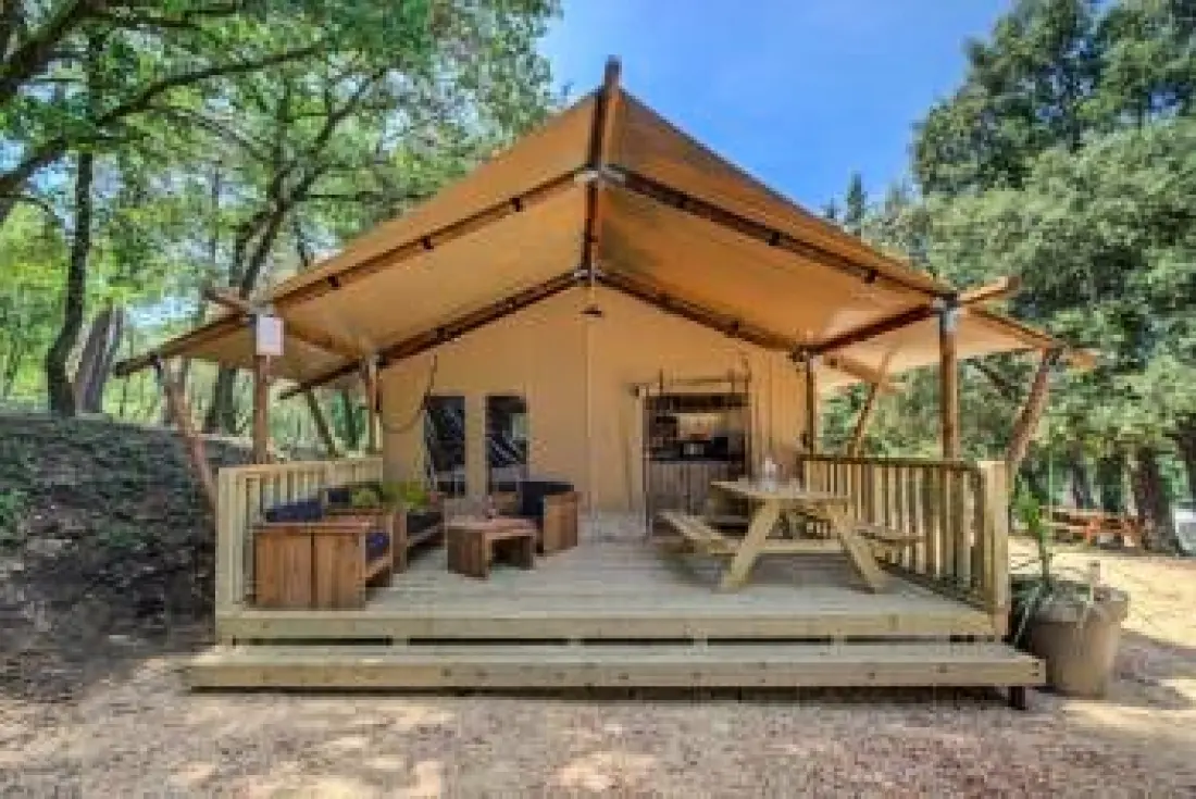 Camping La Pinède en Provence 3 étoiles★★★
