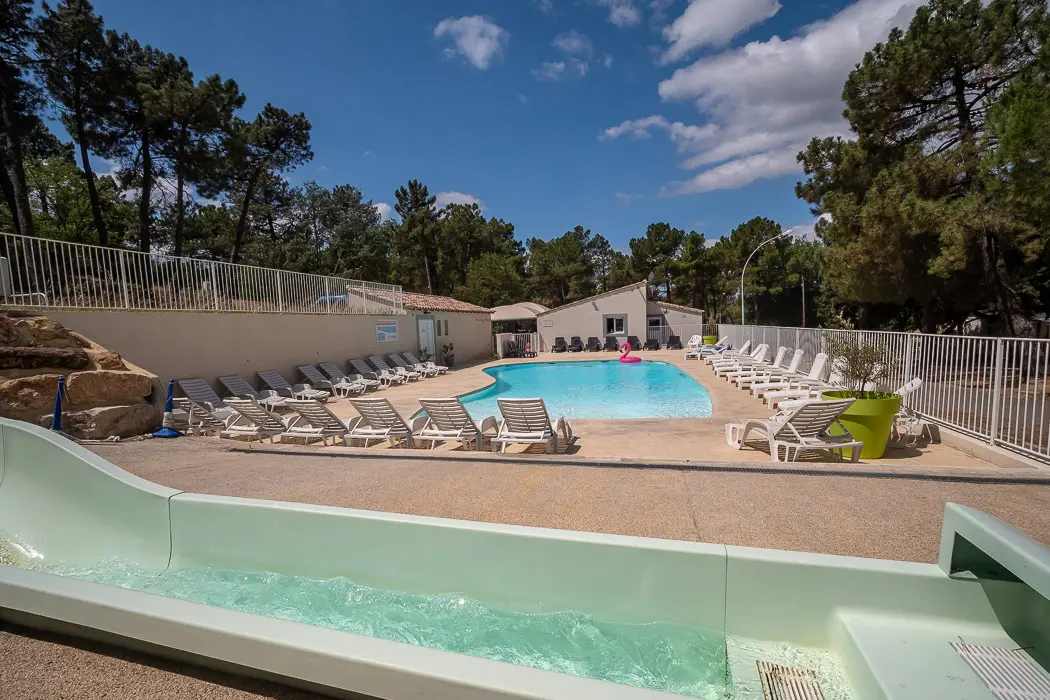 Camping La Pinède en Provence3 étoiles★★★