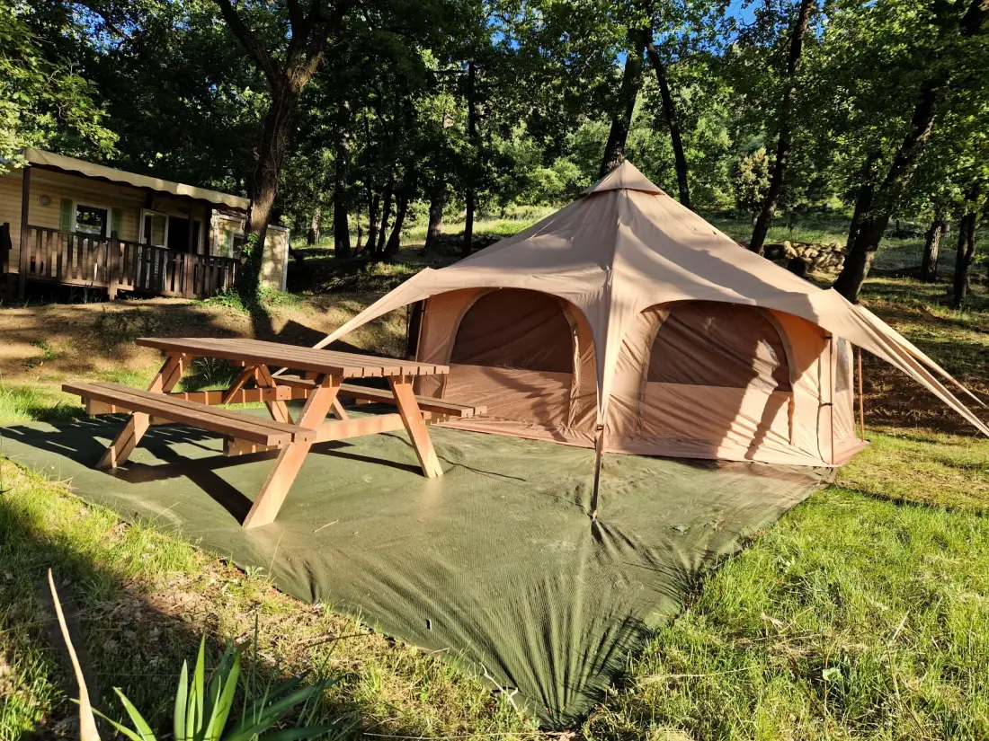 Camping La Pinède en Provence 3 étoiles★★★