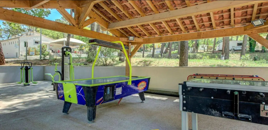 Camping La Pinède en Provence 3 étoiles★★★