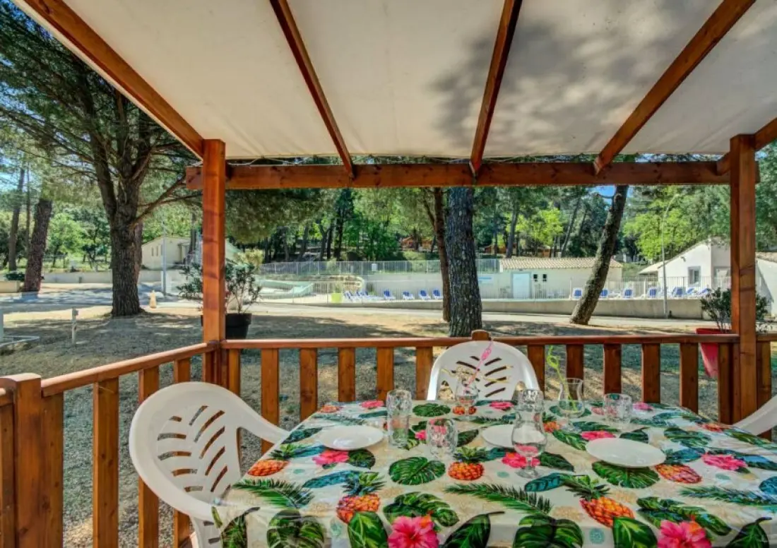 Camping La Pinède en Provence 3 étoiles★★★