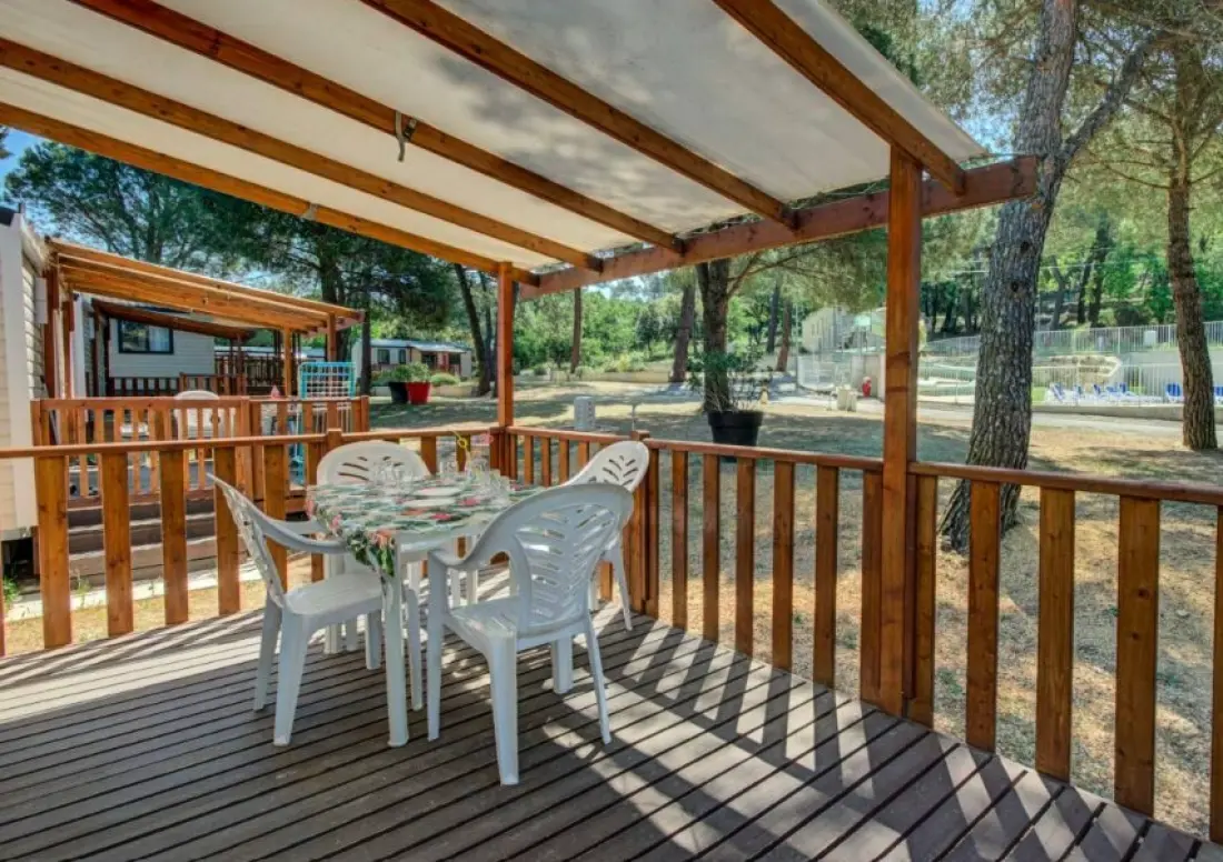 Camping La Pinède en Provence 3 étoiles★★★