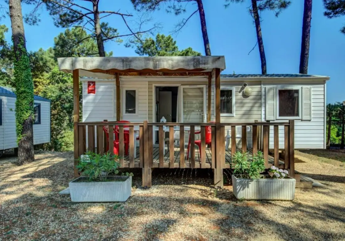 Camping La Pinède en Provence 3 étoiles★★★