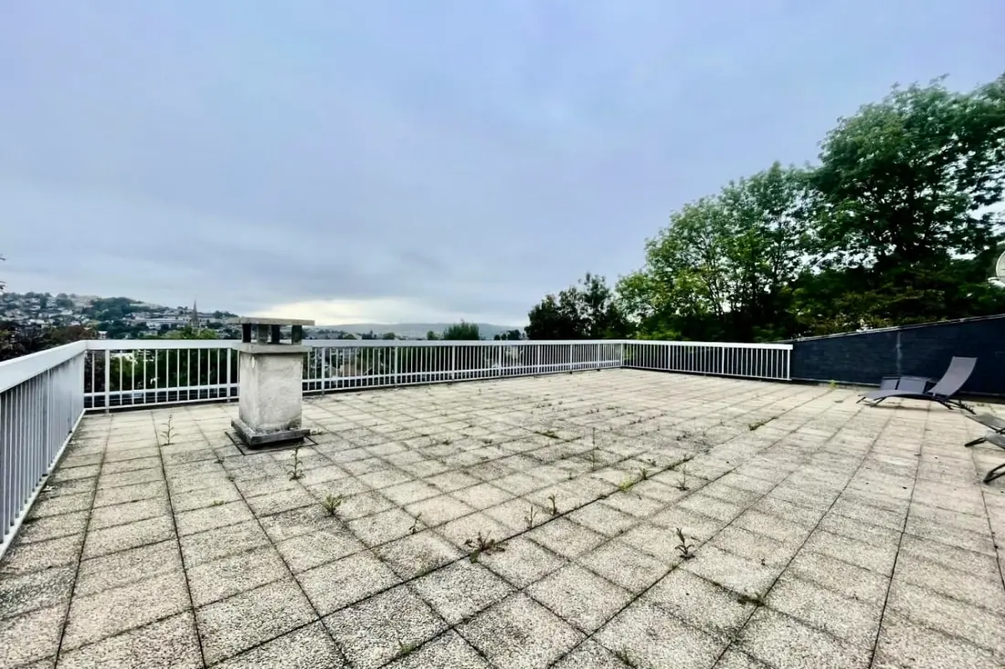 Le Papillon,  F3 Moderne Avec Terrasse Et Parking