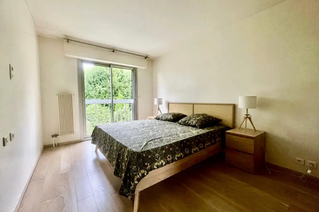 Le Papillon,  F3 Moderne Avec Terrasse Et Parking