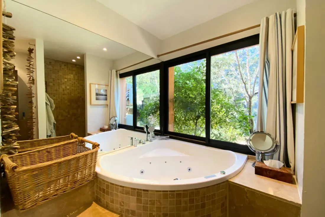 Villa Luxueuse, 8 Pers, Piscine Privée Et Vue Lac