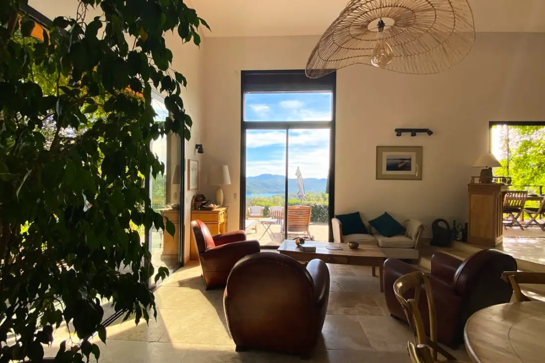 Villa Luxueuse, 8 Pers, Piscine Privée Et Vue Lac