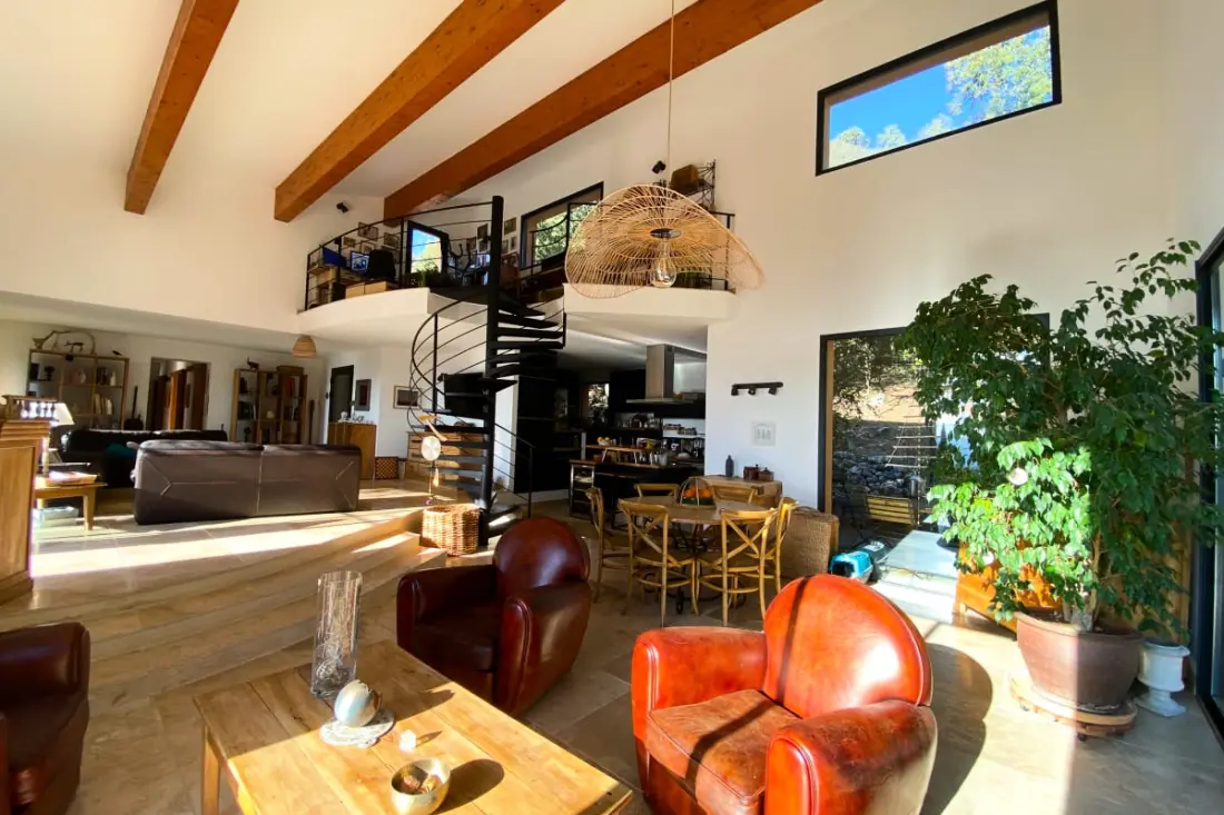 Villa Luxueuse, 8 Pers, Piscine Privée Et Vue Lac