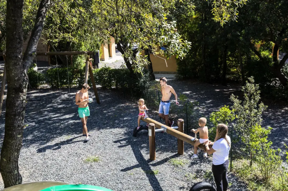 Camping Hu Montescudaio Village