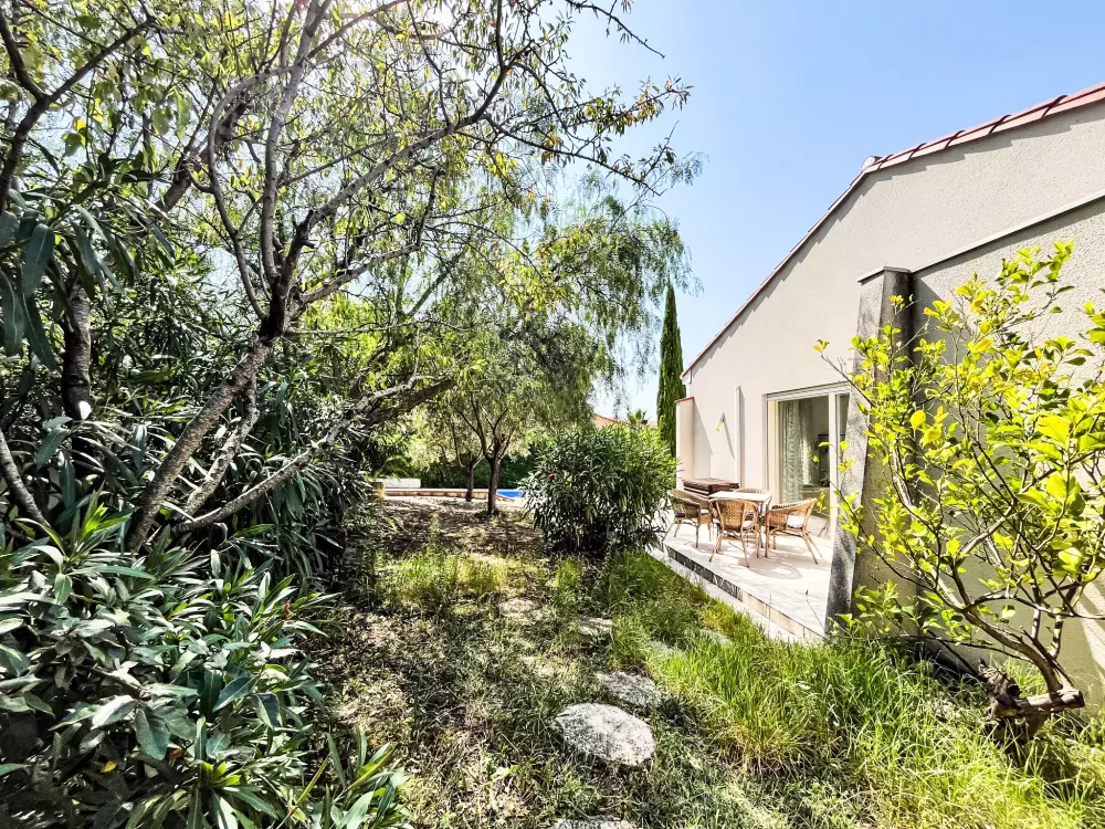 Maison de Vacances Montesquieu-des-AlbÃ¨res