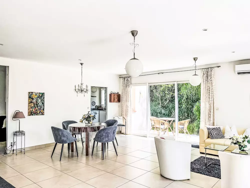 Maison de Vacances Montesquieu-des-AlbÃ¨res