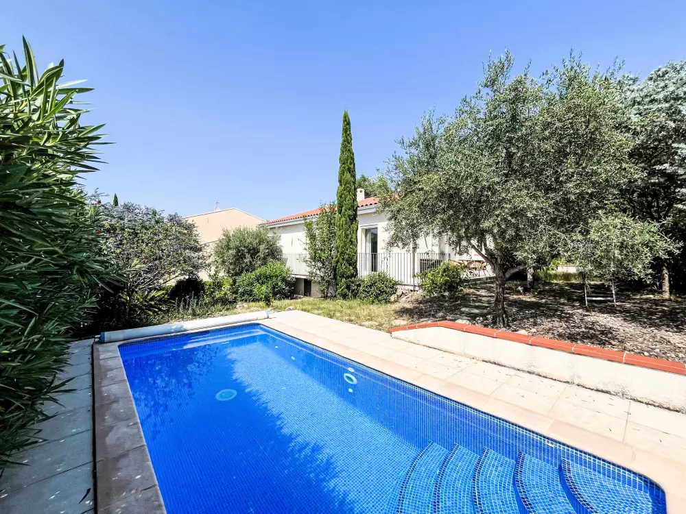 Maison de Vacances Montesquieu-des-AlbÃ¨res