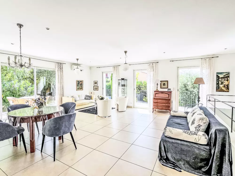 Maison de Vacances Montesquieu-des-AlbÃ¨res