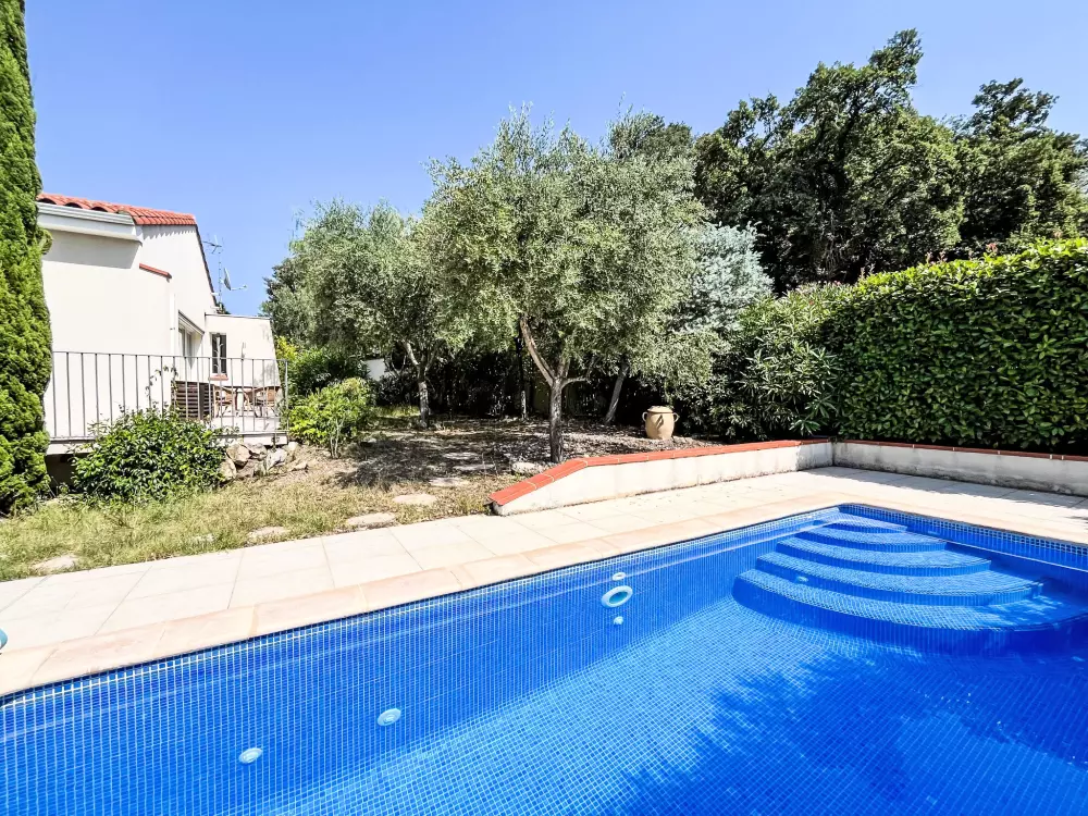 Maison de Vacances Montesquieu-des-AlbÃ¨res