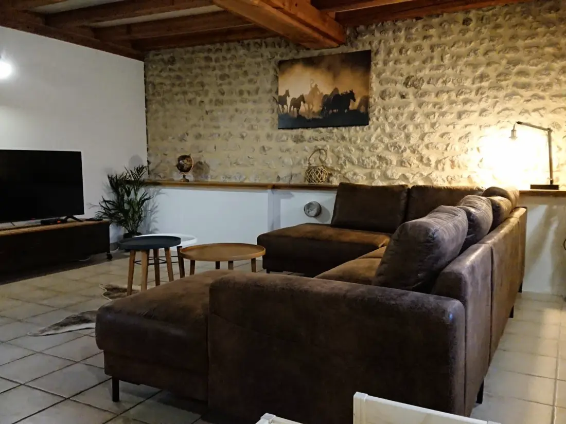 Maison de Vacances MONTMOREAU 2