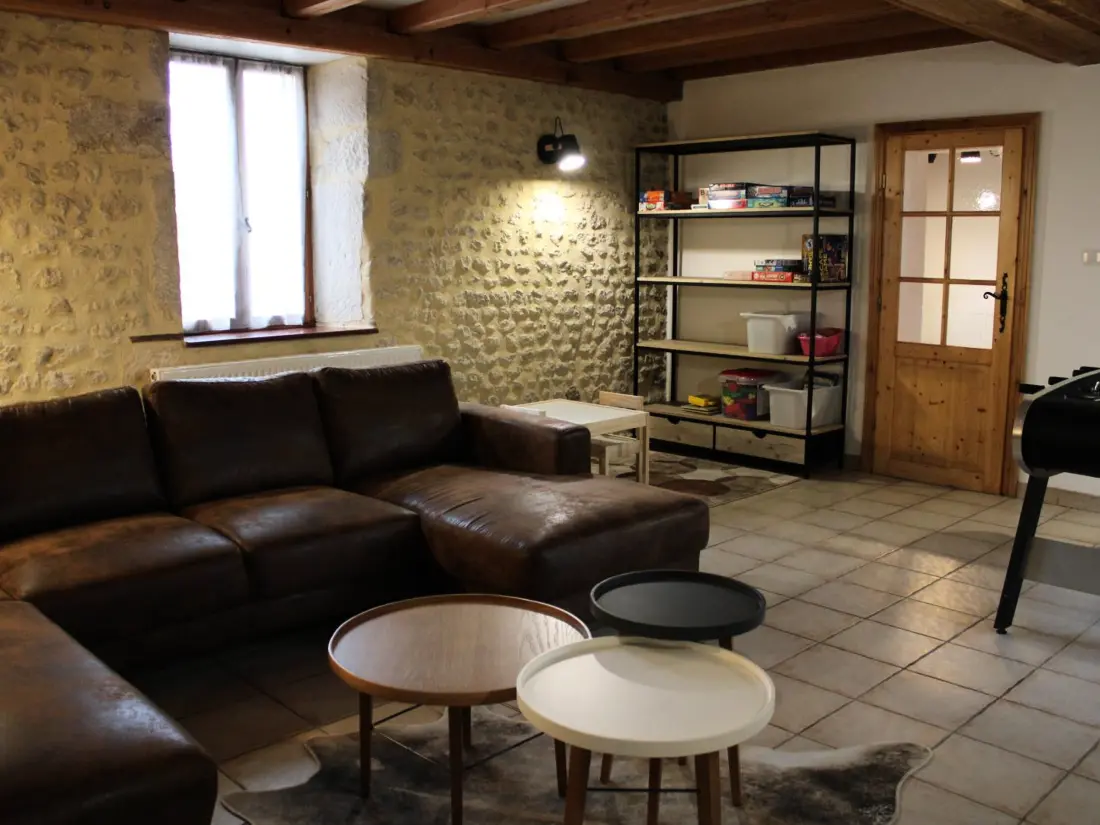 Maison de Vacances MONTMOREAU 2