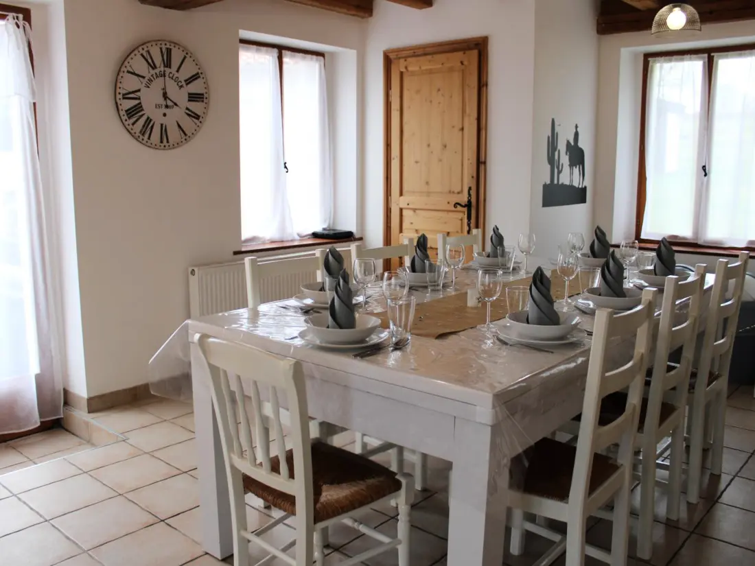 Maison de Vacances MONTMOREAU 2