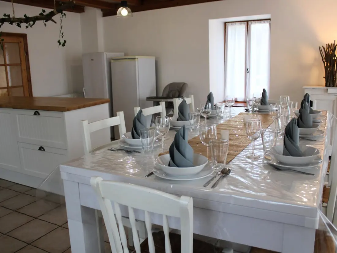 Maison de Vacances MONTMOREAU 2