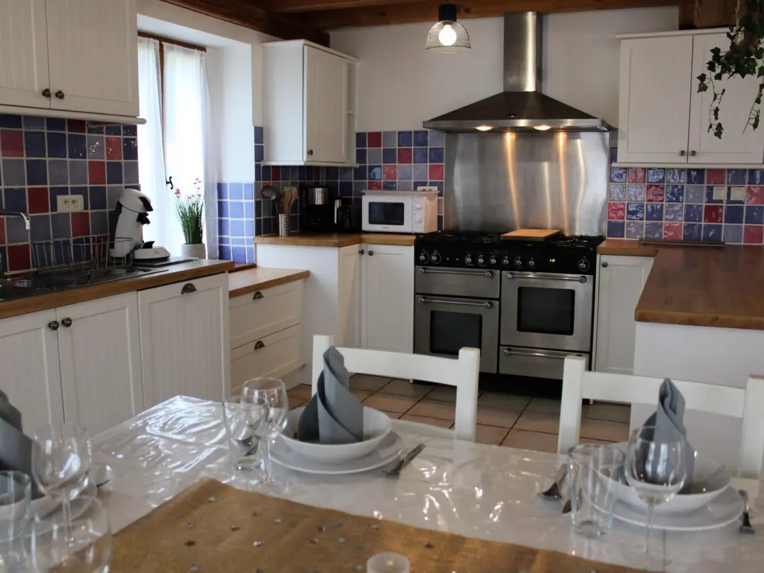 Maison de Vacances MONTMOREAU 2