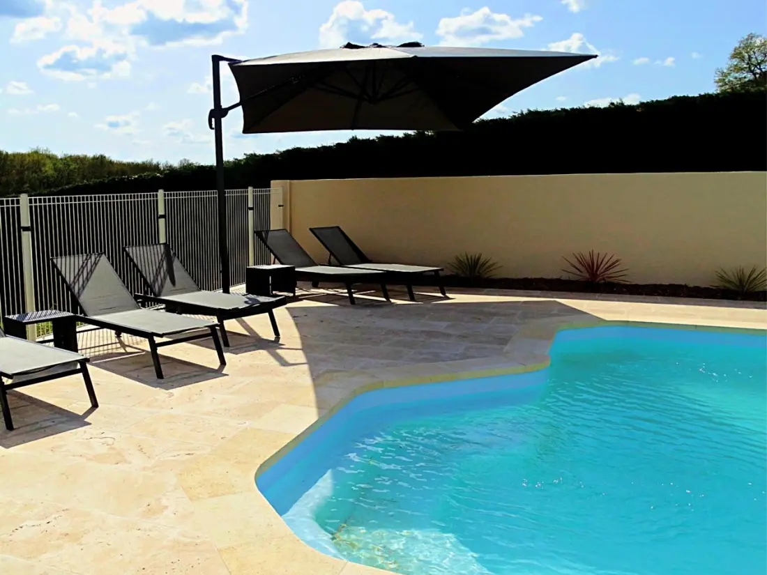 Maison de Vacances MONTMOREAU 2