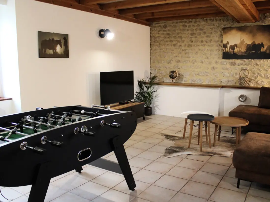 Maison de Vacances MONTMOREAU 2