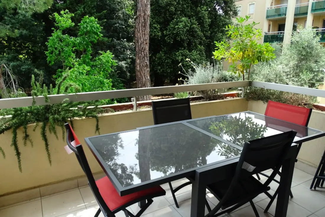 Spacieux Logement Avec Deux Terrasses