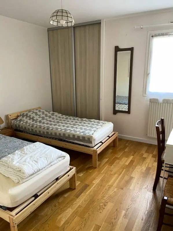 Spacieux Logement Avec Deux Terrasses