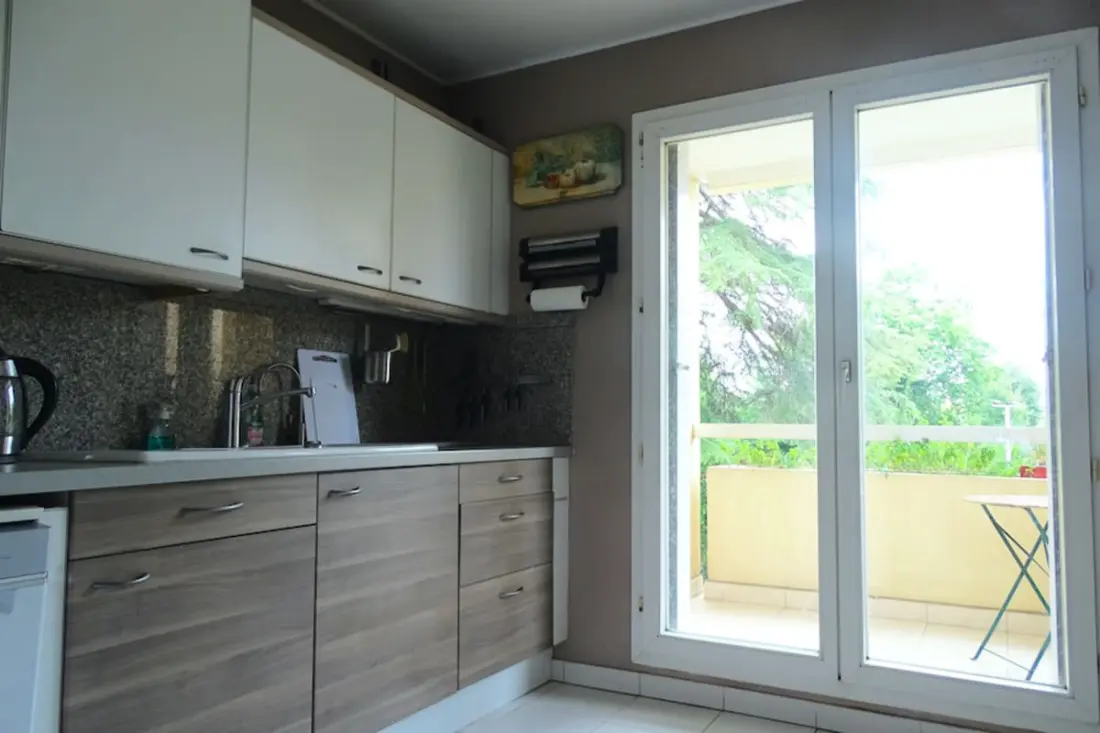 Spacieux Logement Avec Deux Terrasses