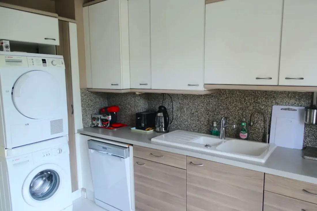 Spacieux Logement Avec Deux Terrasses