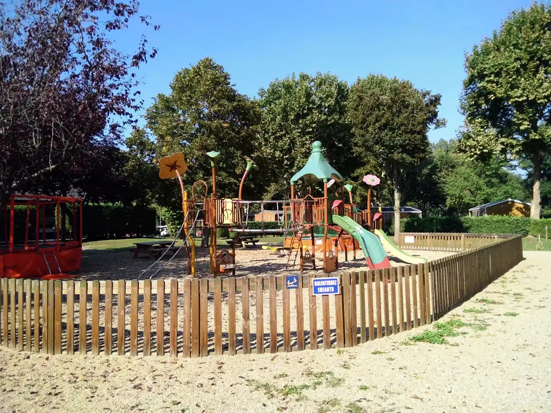 Camping Paradis Les Nobis d'Anjou 4 étoiles★★★★