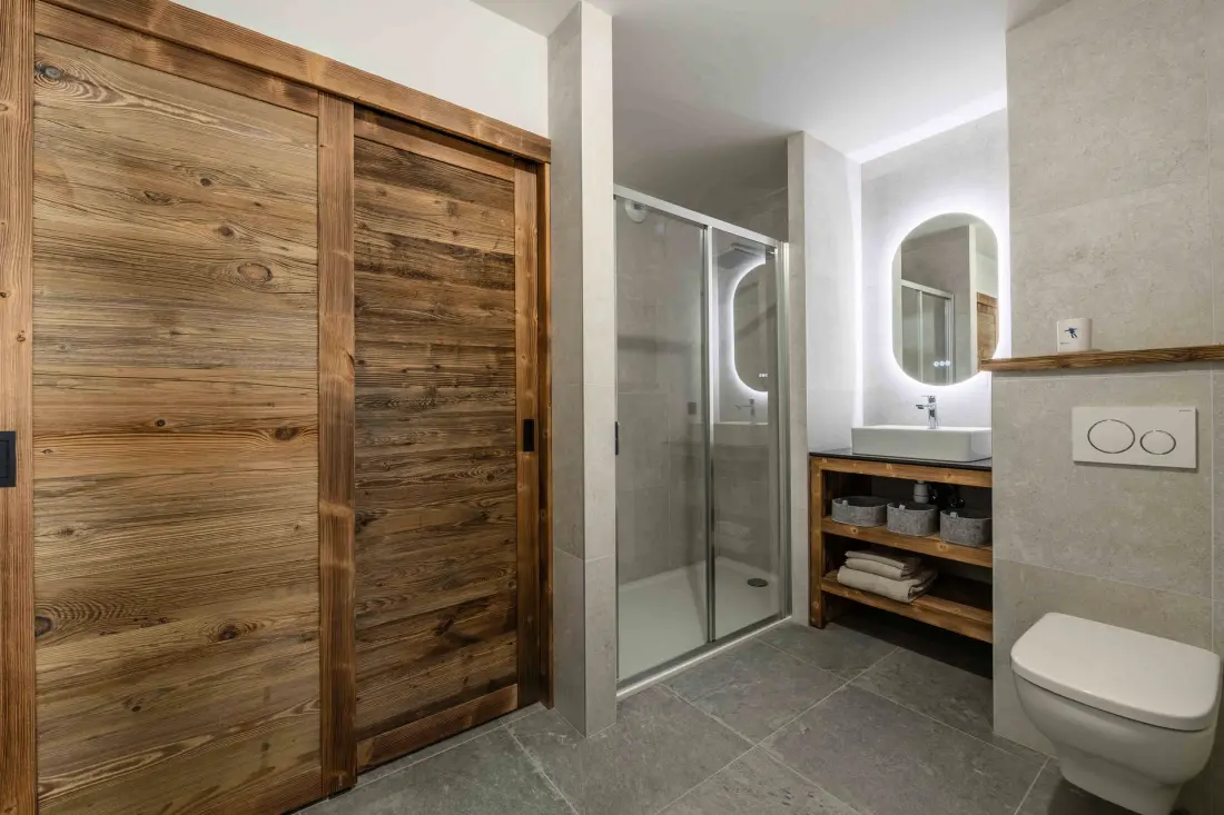 Chalet Crystal