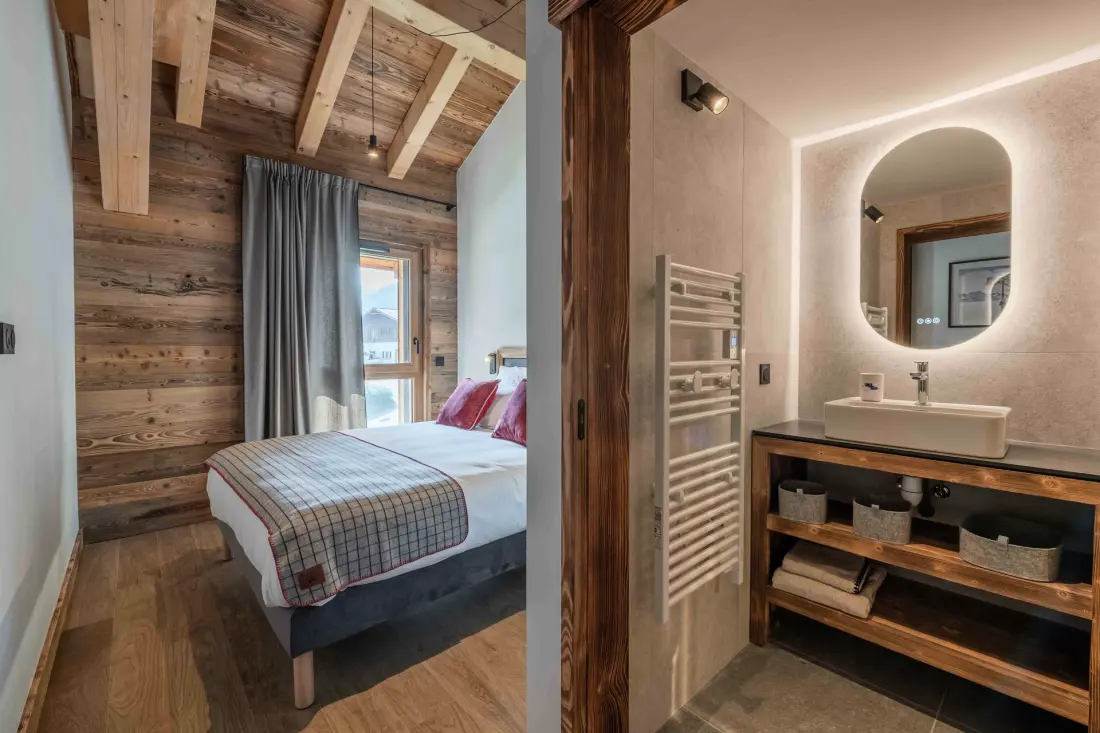 Chalet Crystal