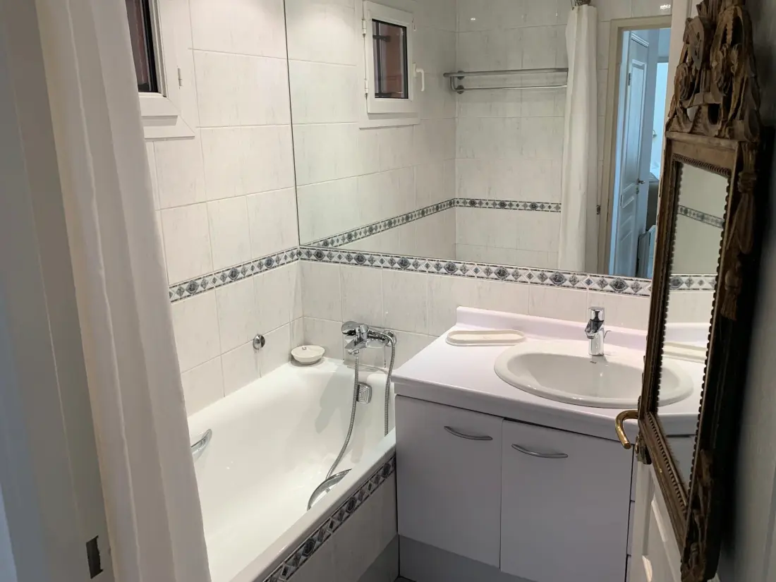 Résidence Wohnung in Mougins mit Gepflegtem Garten